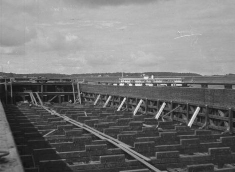 Деревянный плавучий док